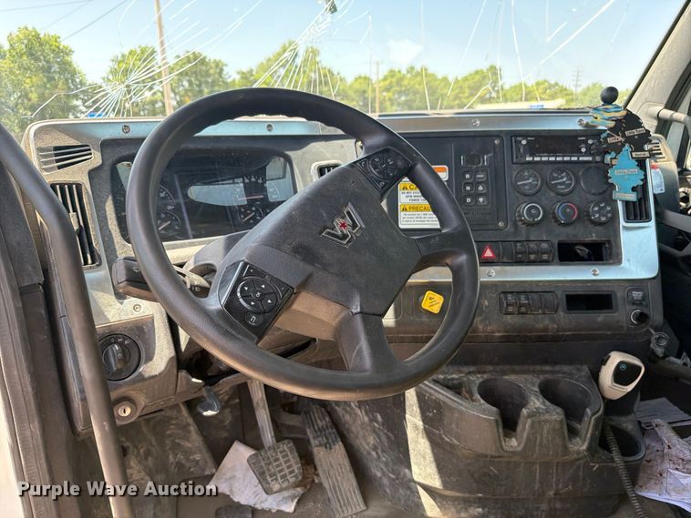 image for item FI0298 2025 Western Star 47X Chassis roll-off container truck