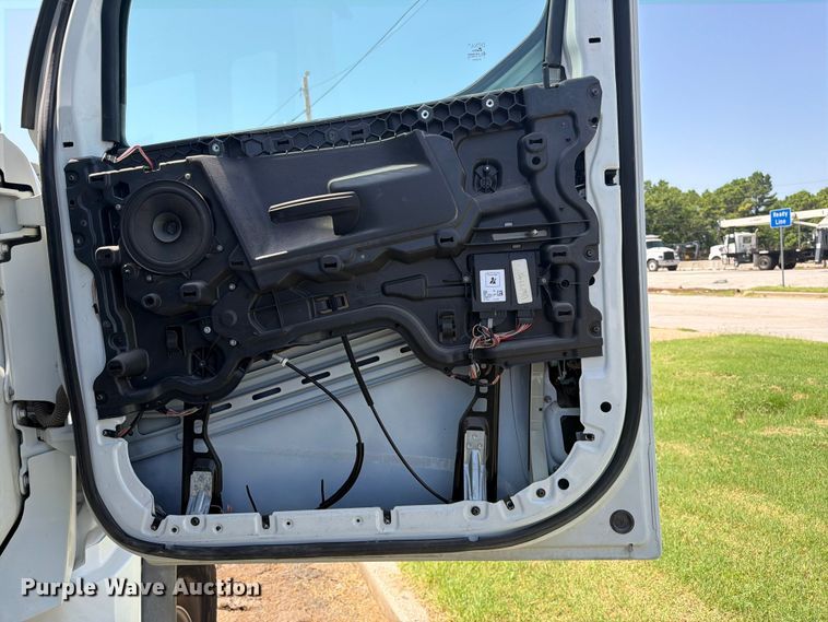 image for item FI0298 2025 Western Star 47X Chassis roll-off container truck