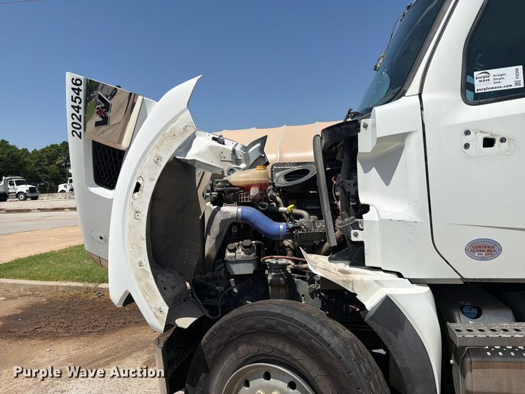 image for item FI0298 2025 Western Star 47X Chassis roll-off container truck