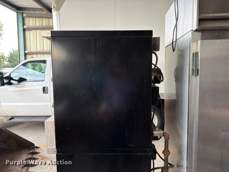 image for item FK3296 Restaurant equipment