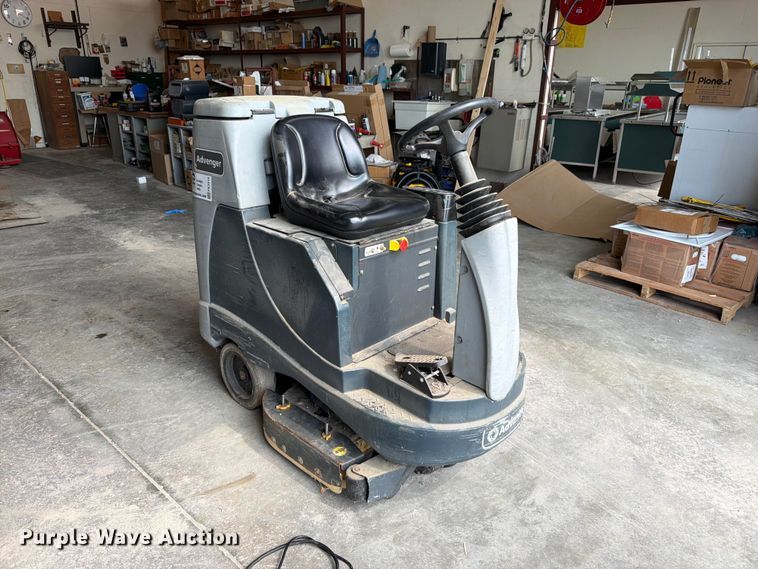image for item FK3310 Advance Advenger 28050 floor scrubber