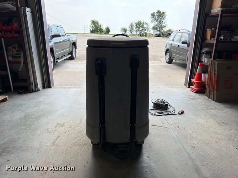 image for item FK3310 Advance Advenger 28050 floor scrubber