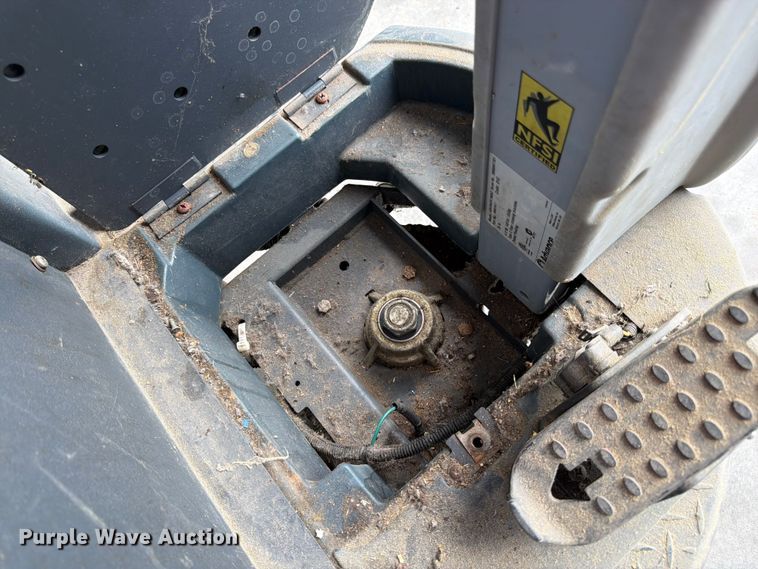 image for item FK3310 Advance Advenger 28050 floor scrubber
