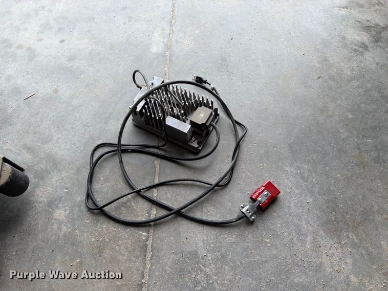 image for item FK3310 Advance Advenger 28050 floor scrubber