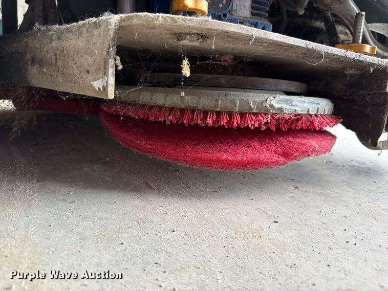 image for item FK3310 Advance Advenger 28050 floor scrubber