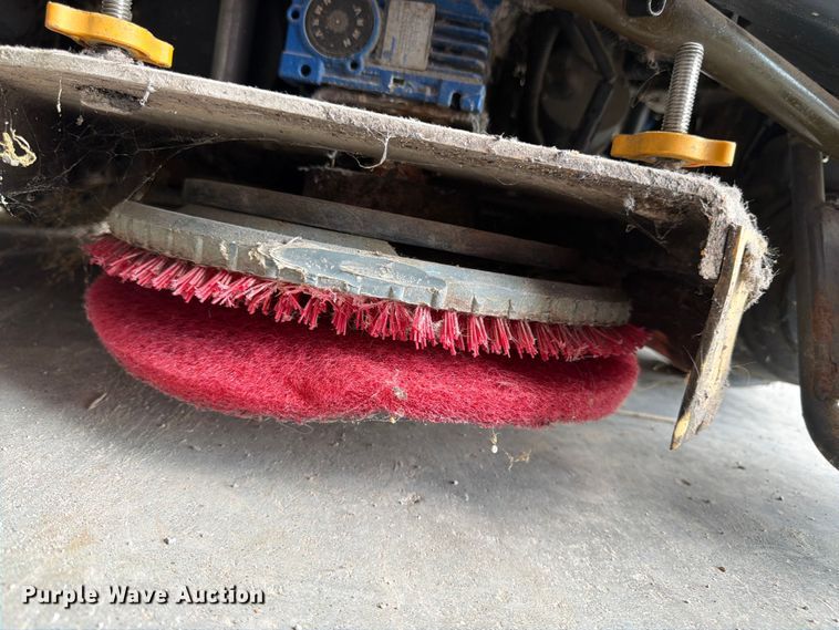 image for item FK3310 Advance Advenger 28050 floor scrubber