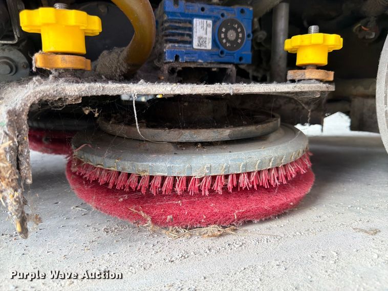 image for item FK3310 Advance Advenger 28050 floor scrubber