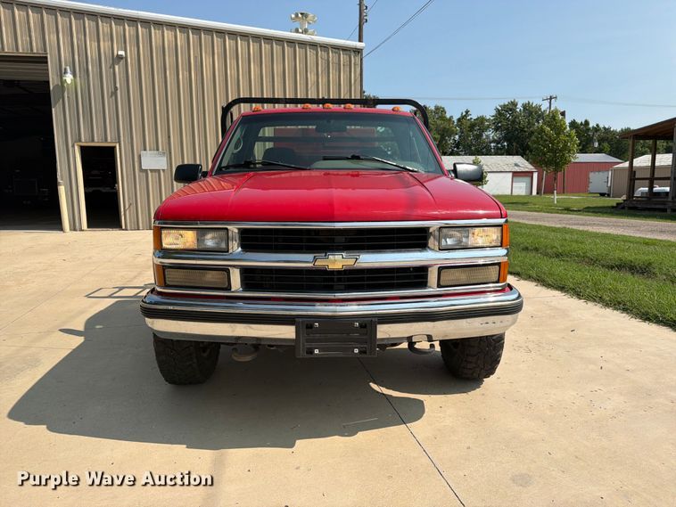 image for item FK3550 1996 Chevrolet K2500 flatbed pickup truck
