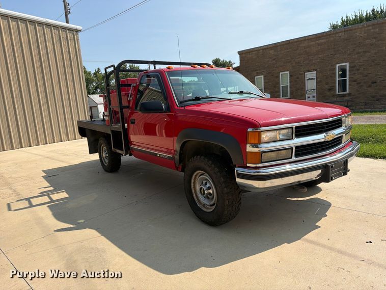 image for item FK3550 1996 Chevrolet K2500 flatbed pickup truck
