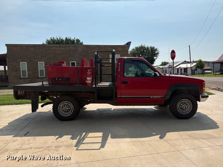 image for item FK3550 1996 Chevrolet K2500 flatbed pickup truck