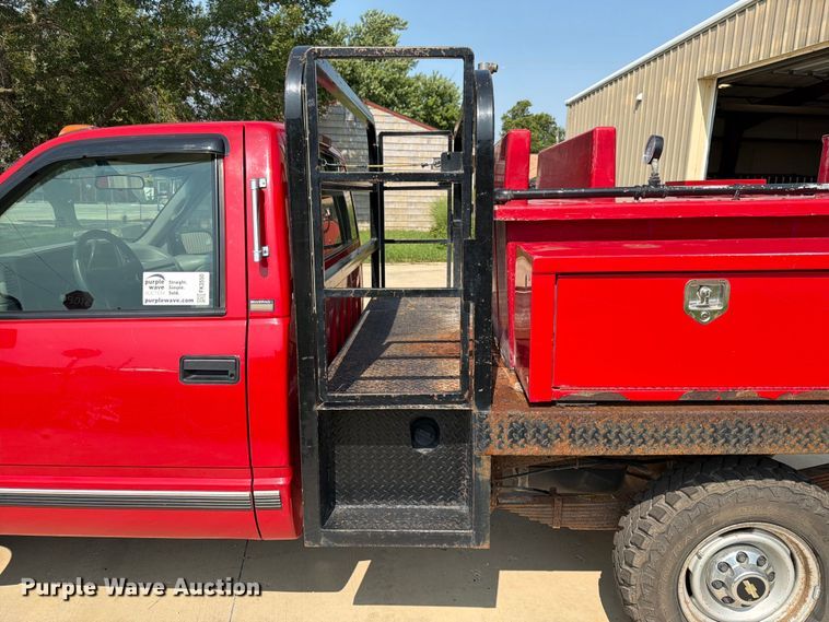 image for item FK3550 1996 Chevrolet K2500 flatbed pickup truck