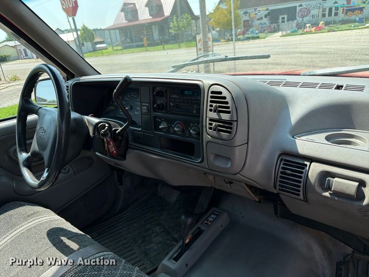 image for item FK3550 1996 Chevrolet K2500 flatbed pickup truck