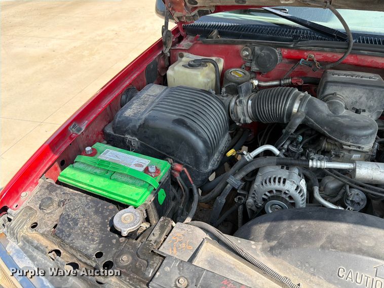 image for item FK3550 1996 Chevrolet K2500 flatbed pickup truck