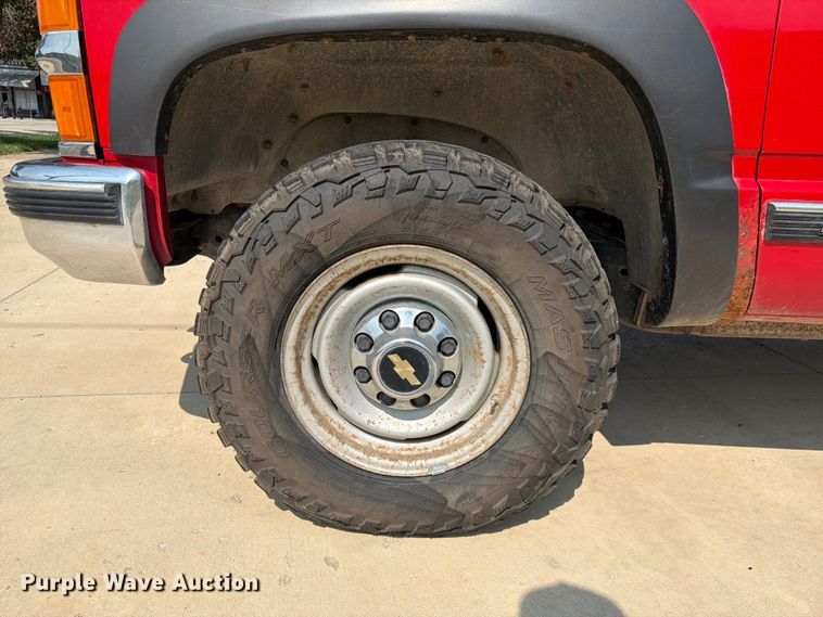 image for item FK3550 1996 Chevrolet K2500 flatbed pickup truck
