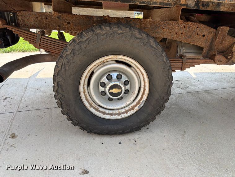 image for item FK3550 1996 Chevrolet K2500 flatbed pickup truck