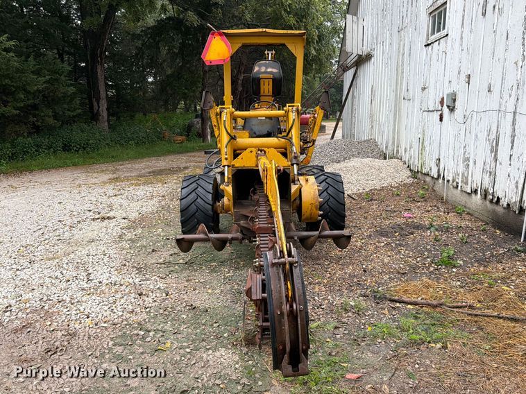 image for item FK3563 1987 Vermeer M455 trencher