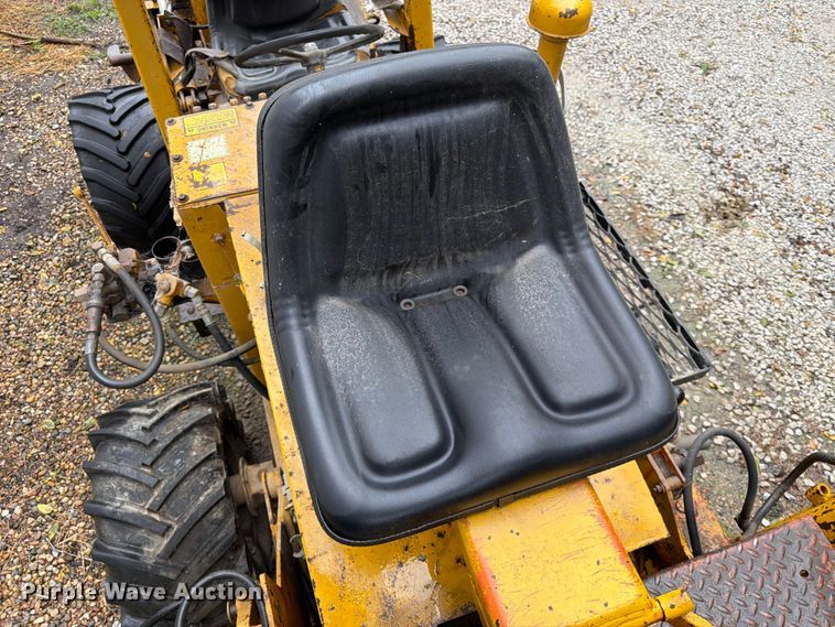 image for item FK3563 1987 Vermeer M455 trencher