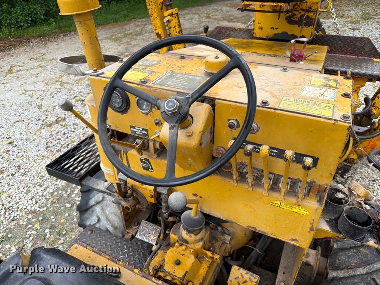 image for item FK3563 1987 Vermeer M455 trencher