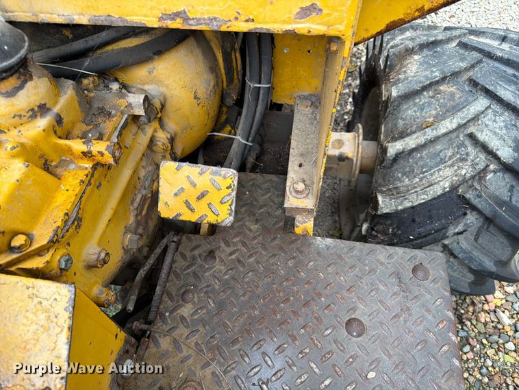 image for item FK3563 1987 Vermeer M455 trencher