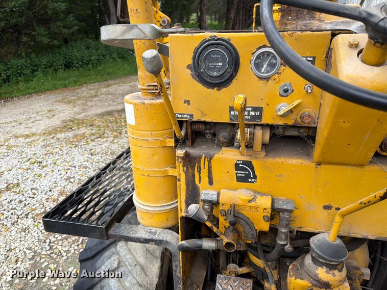 image for item FK3563 1987 Vermeer M455 trencher