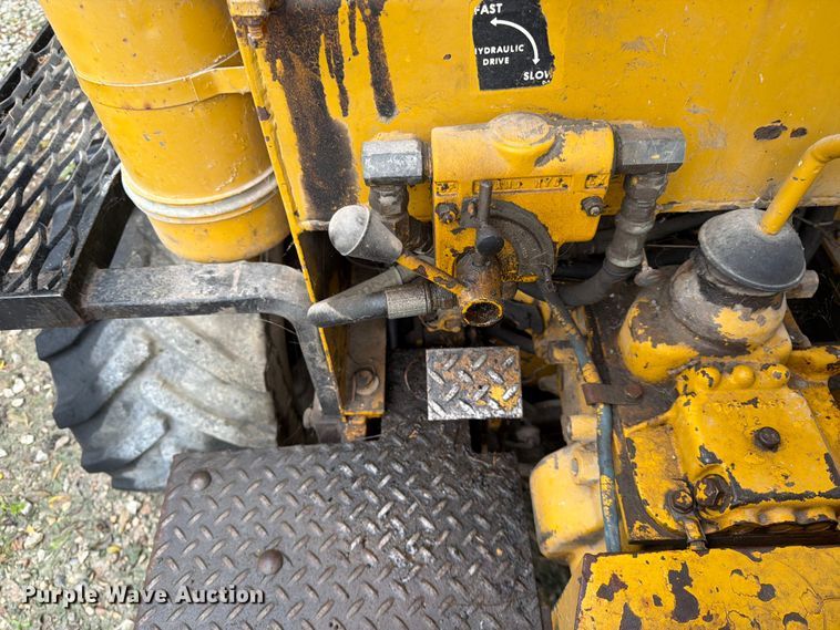 image for item FK3563 1987 Vermeer M455 trencher