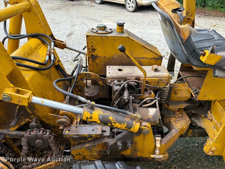 image for item FK3563 1987 Vermeer M455 trencher