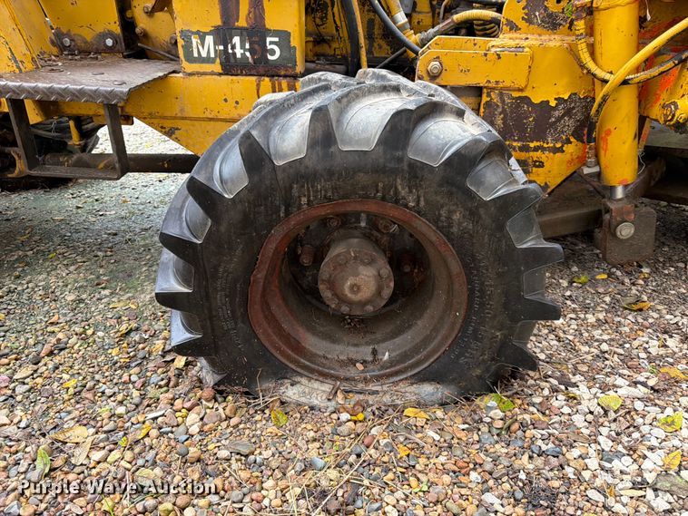 image for item FK3563 1987 Vermeer M455 trencher