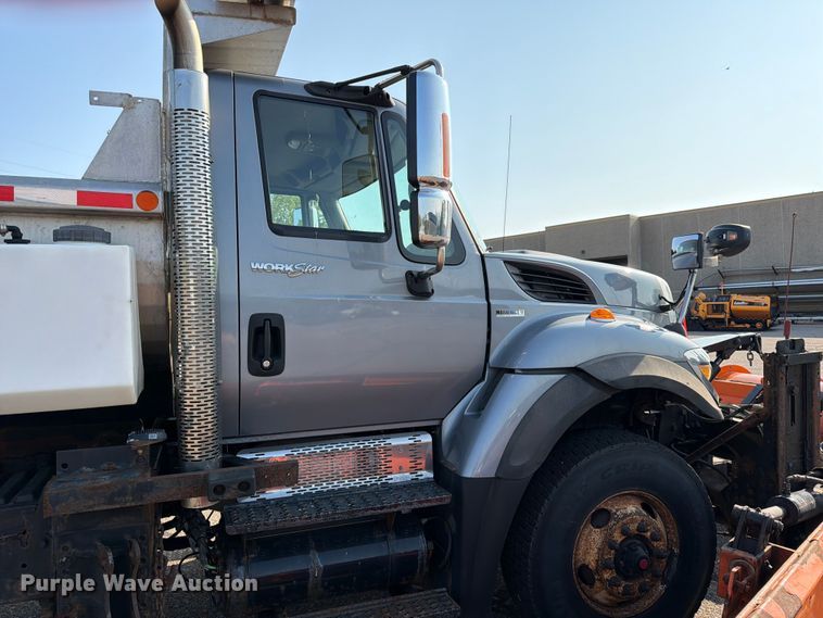 image for item FK3566 2011 International WorkStar 7400 dump truck