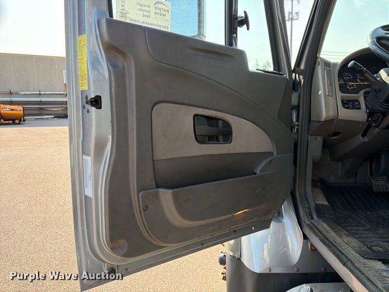 image for item FK3566 2011 International WorkStar 7400 dump truck