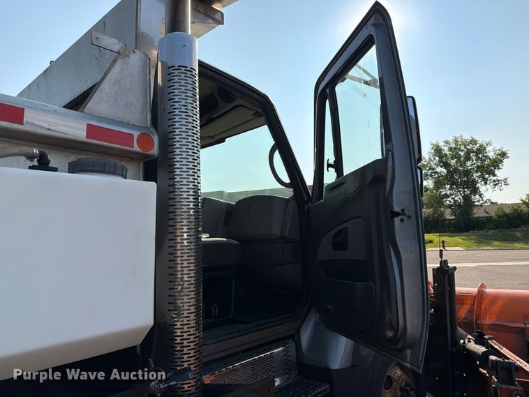 image for item FK3566 2011 International WorkStar 7400 dump truck