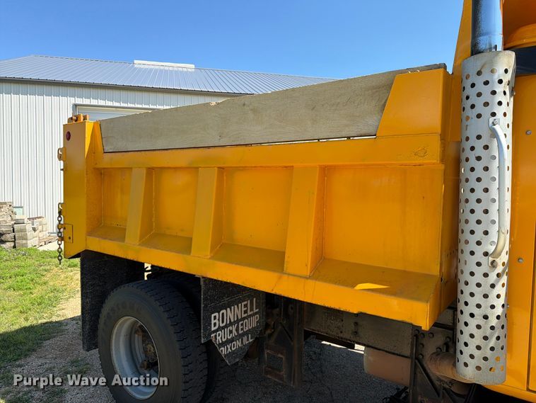 image for item FK4116 1998 International 4900 dump truck