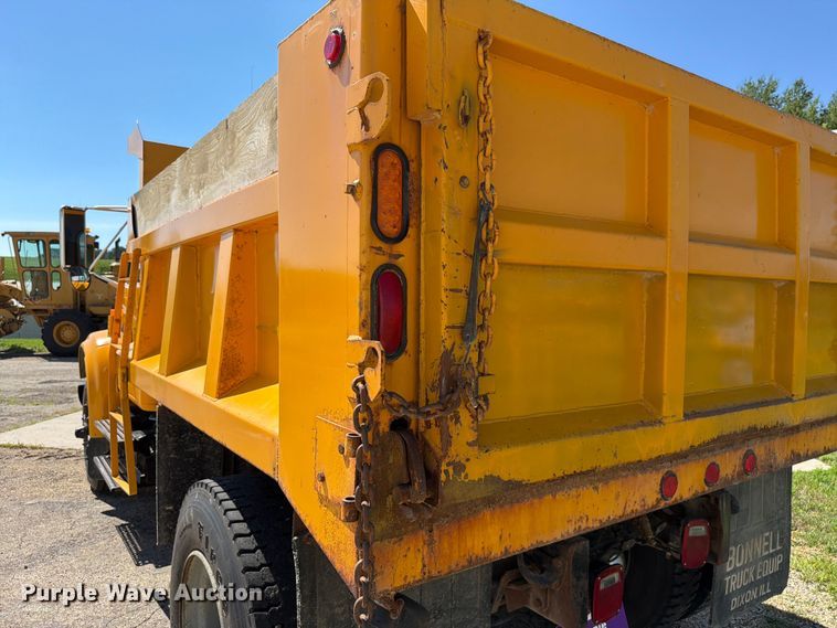 image for item FK4116 1998 International 4900 dump truck