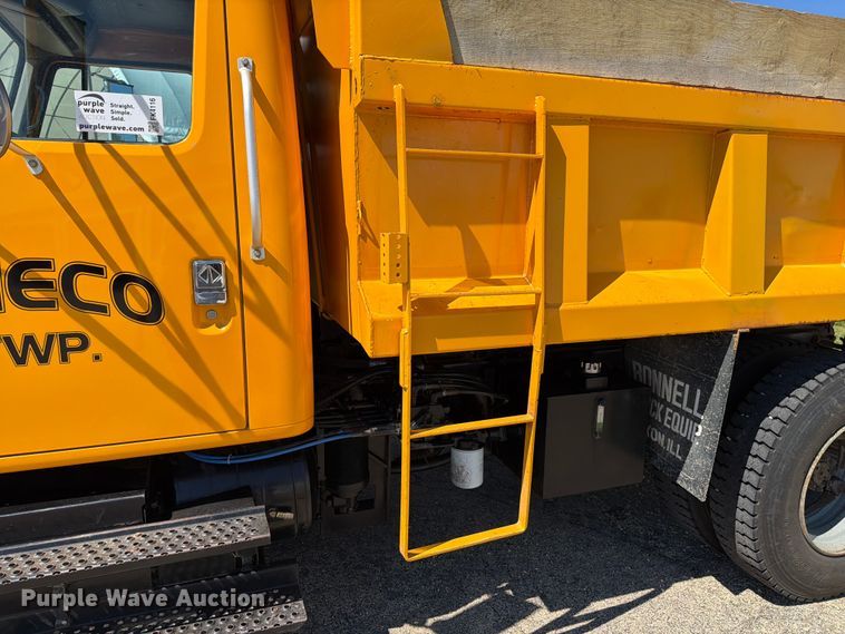 image for item FK4116 1998 International 4900 dump truck