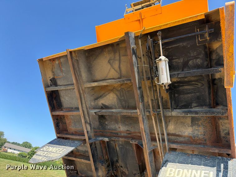 image for item FK4116 1998 International 4900 dump truck
