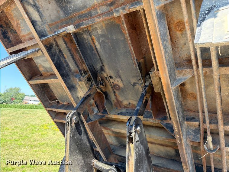 image for item FK4116 1998 International 4900 dump truck
