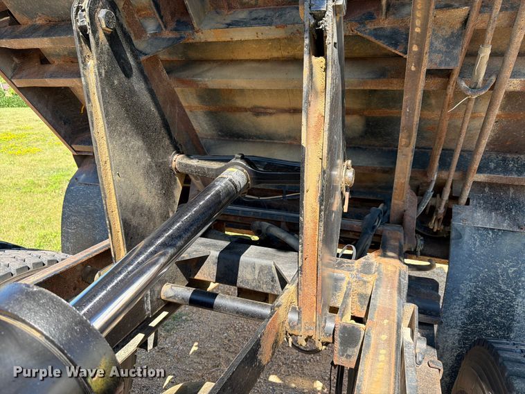 image for item FK4116 1998 International 4900 dump truck