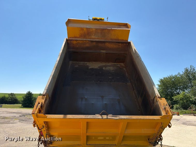 image for item FK4116 1998 International 4900 dump truck