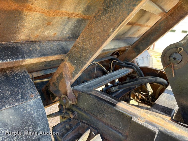 image for item FK4116 1998 International 4900 dump truck