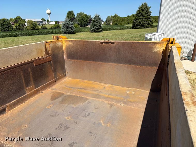image for item FK4116 1998 International 4900 dump truck