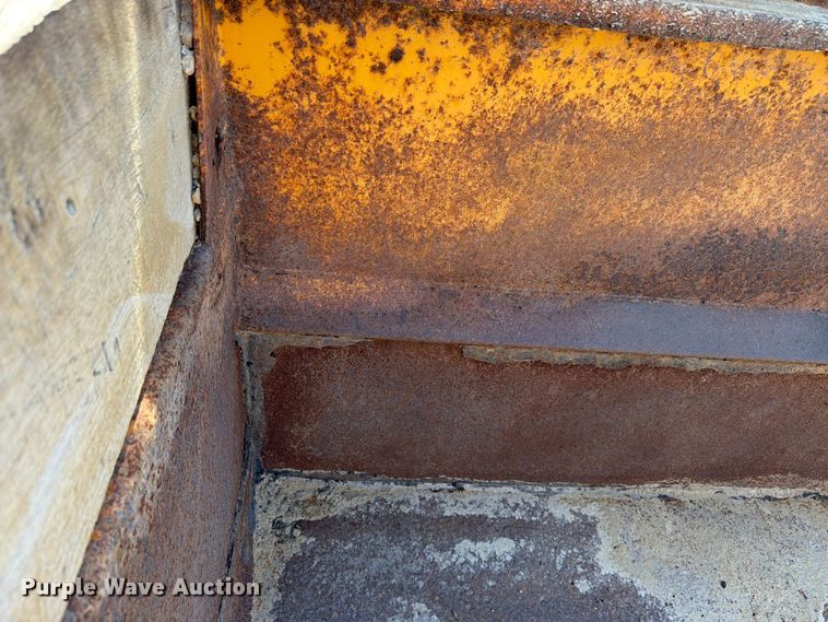 image for item FK4116 1998 International 4900 dump truck