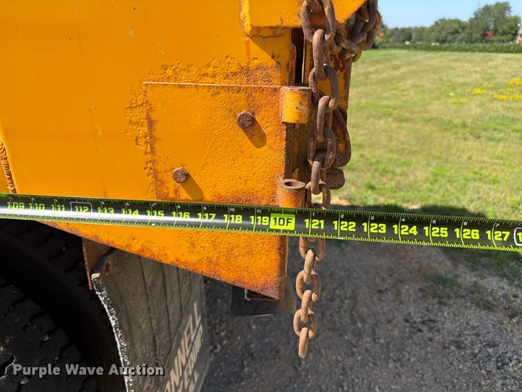 image for item FK4116 1998 International 4900 dump truck