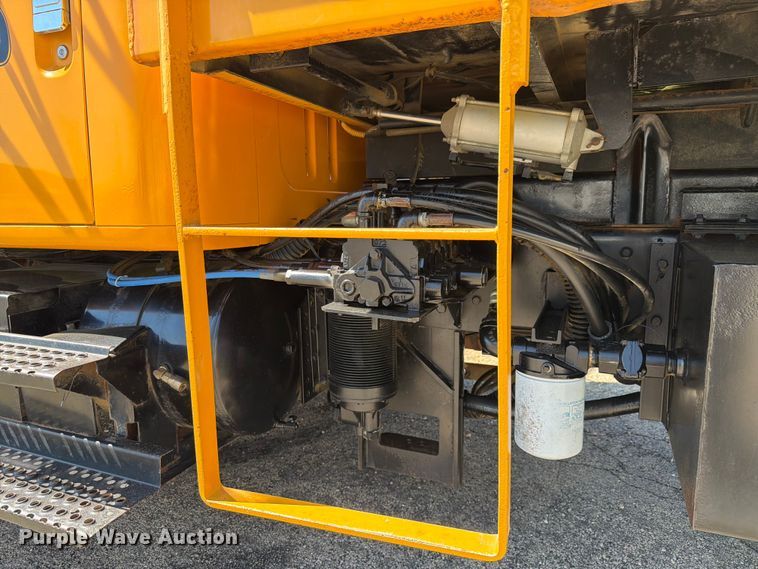 image for item FK4116 1998 International 4900 dump truck
