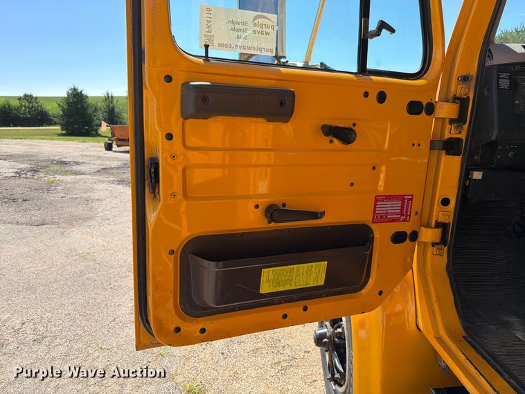 image for item FK4116 1998 International 4900 dump truck