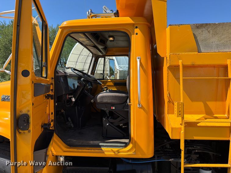 image for item FK4116 1998 International 4900 dump truck