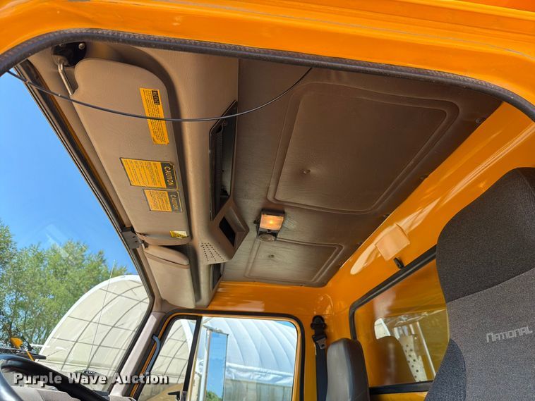 image for item FK4116 1998 International 4900 dump truck