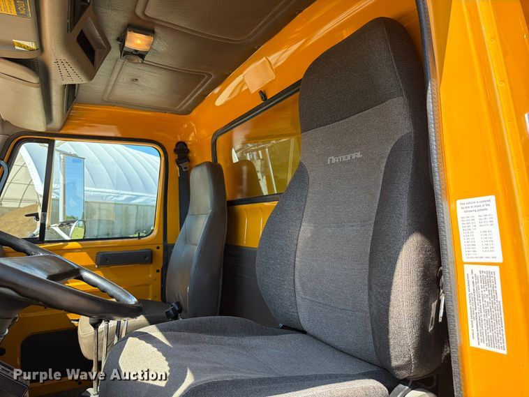 image for item FK4116 1998 International 4900 dump truck