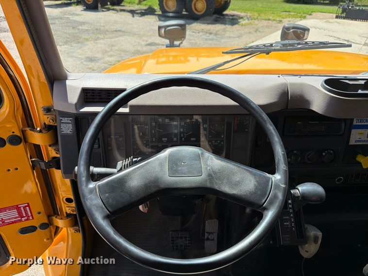 image for item FK4116 1998 International 4900 dump truck