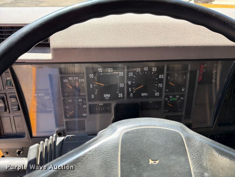 image for item FK4116 1998 International 4900 dump truck