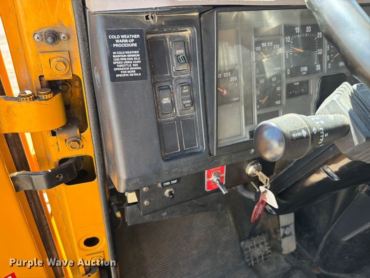 image for item FK4116 1998 International 4900 dump truck