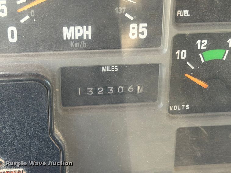 image for item FK4116 1998 International 4900 dump truck